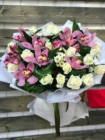 Букет цветов из: Розы и Хризантемы в Зункаре