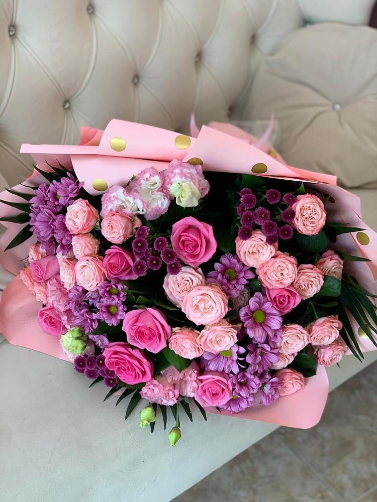 Букет цветов из: Хризантемы, Розы и Лизиантусы в Зункаре