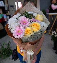 Букет цветов из:  Герберы, Розы и Хризантемы в Зункаре