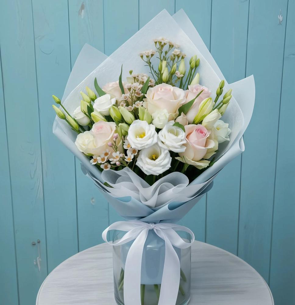 Букет цветов из: Розы и Лизиантусы в Зункаре