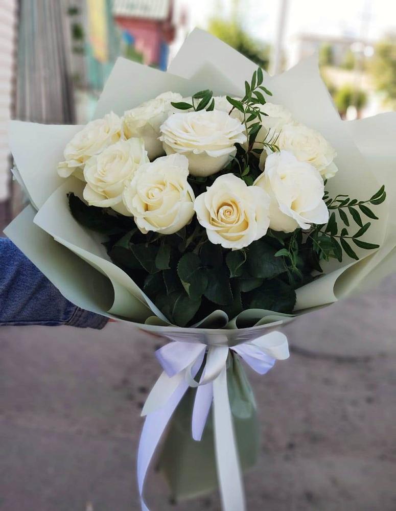 Букет Белые розы Проуд в Зункаре