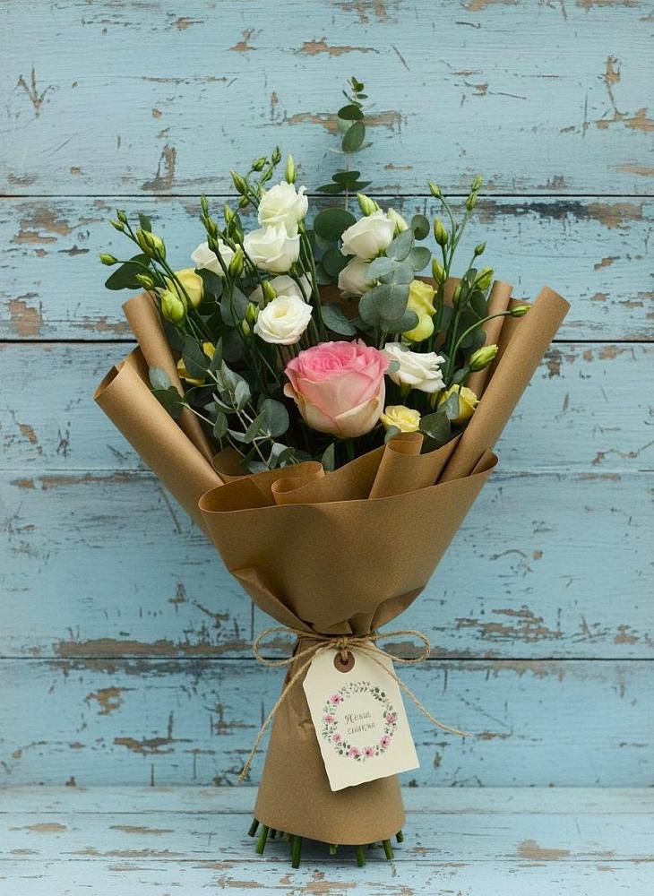 Букет цветов из: Розы и Лизиантусы в Зункаре