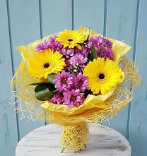 Букет цветов из:  Хризантемы и Герберы в Зункаре