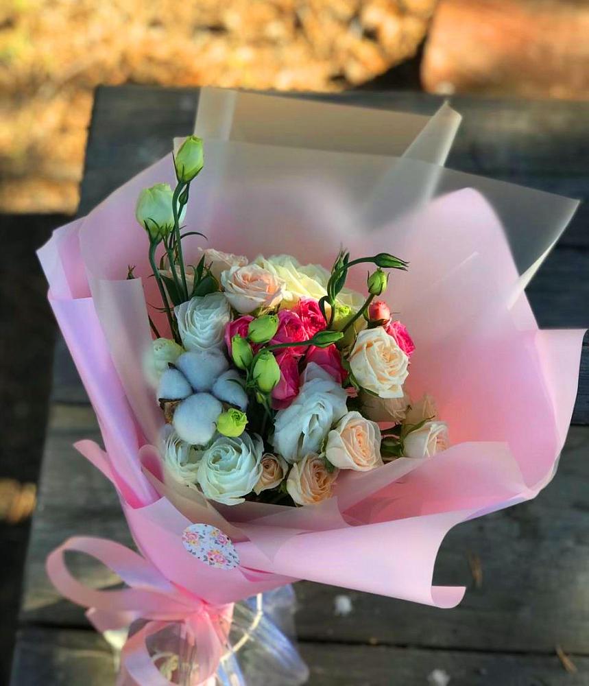 Букет цветов из: Розы и Лизиантусы в Зункаре