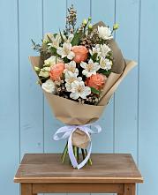 Букет цветов из:  Альстромерии, Лизиантусы, Розы и Хризантемы #REPLACE_PRED# Зункаре