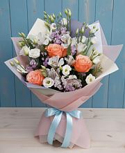 Букет цветов из:  Лизиантусы, Розы, Альстромерии и Гипсофила в Зункаре