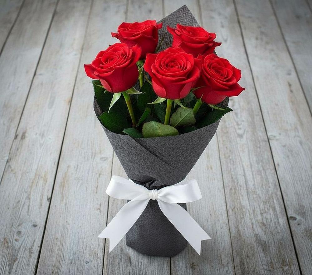 Букет 5 Красных роз Эдлесс Лав в Зункаре