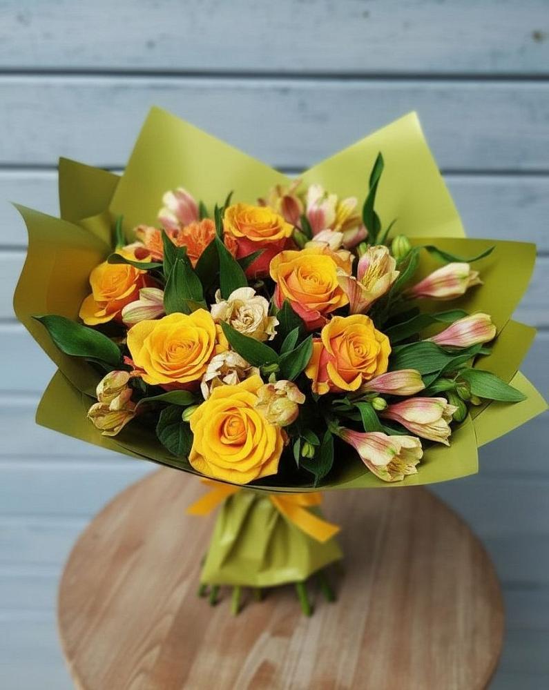 Букет цветов из: Альстромерии и Розы в Зункаре