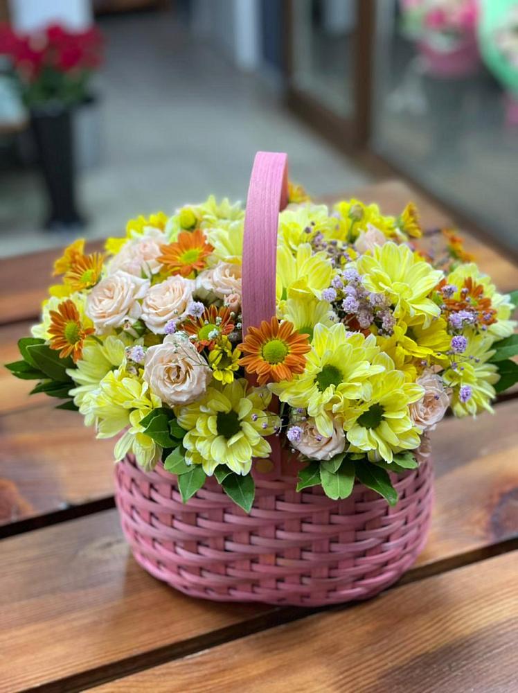 Цветочная композиция из Хризантемы и Розы в корзине в Зункаре