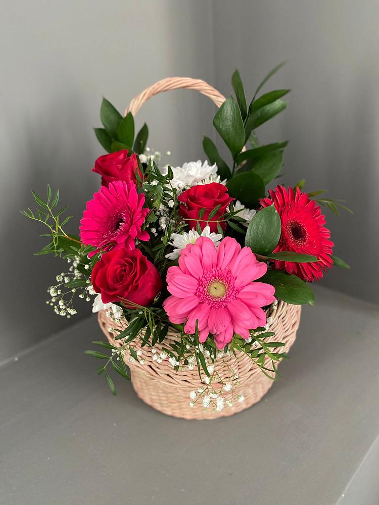 Цветочная композиция из Розы, Хризантемы и Герберы в корзине в Зункаре