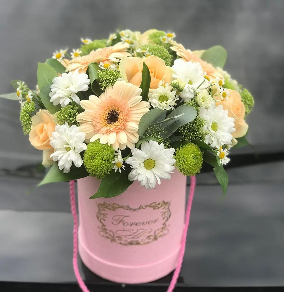 Цветочная композиция из Розы, Герберы и Хризантемы в шляпной коробке в Зункаре