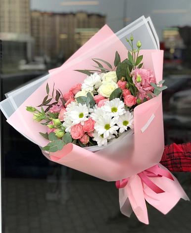 Букет цветов из: Розы, Лизиантусы и Хризантемы в Зункаре